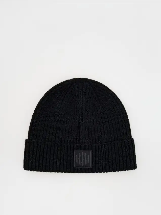 Beanie con toppa - nero