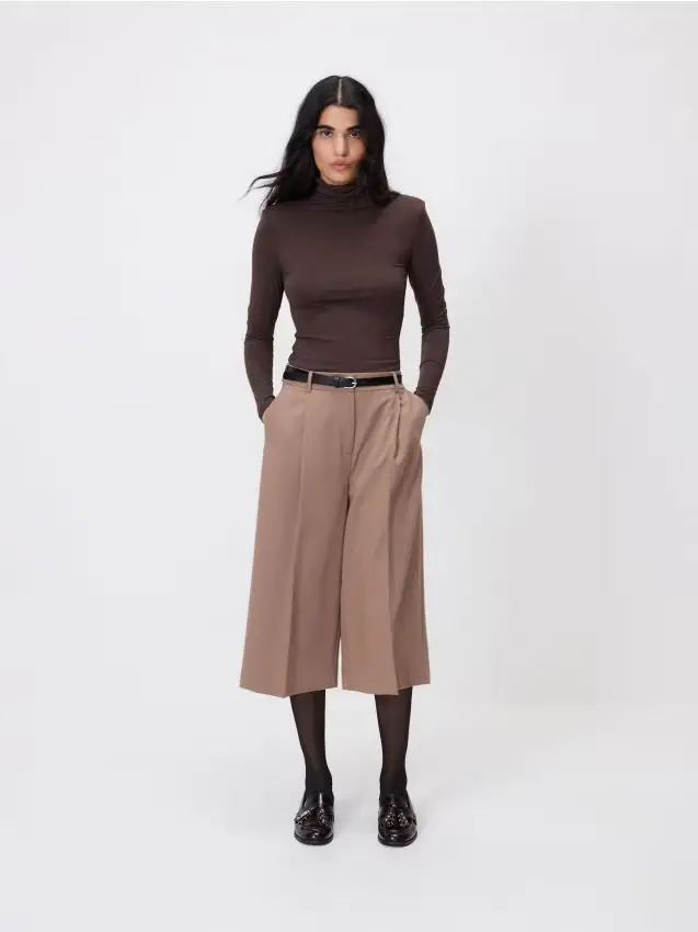 Bermuda con cintura - beige