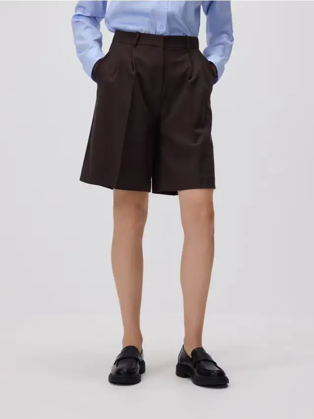 Bermuda con piega stirata - marrone scuro