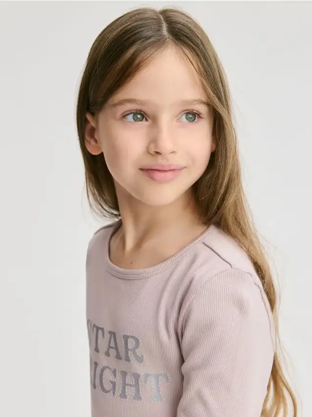 Blusa a costine con applicazione - uva