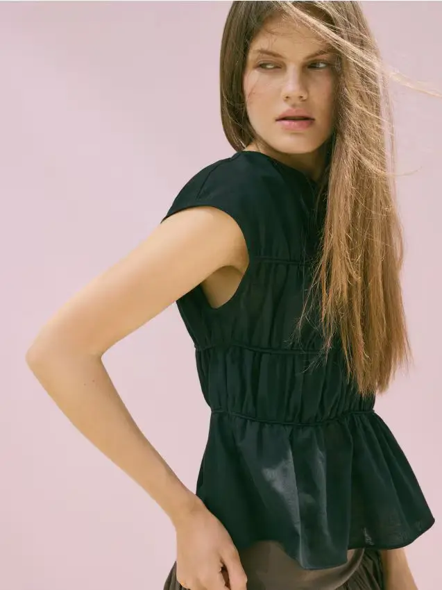 Blusa arricciata con misto lino - nero