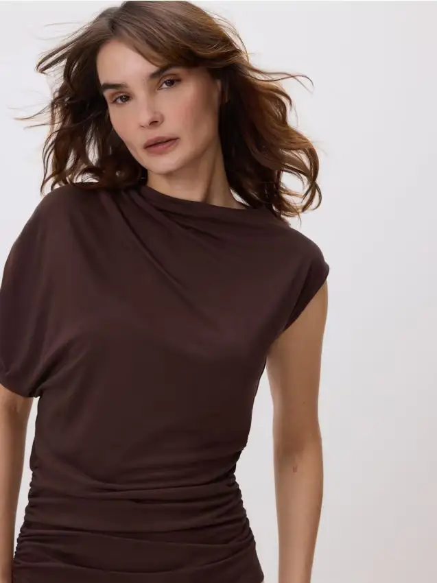 Blusa asimmetrica - marrone scuro