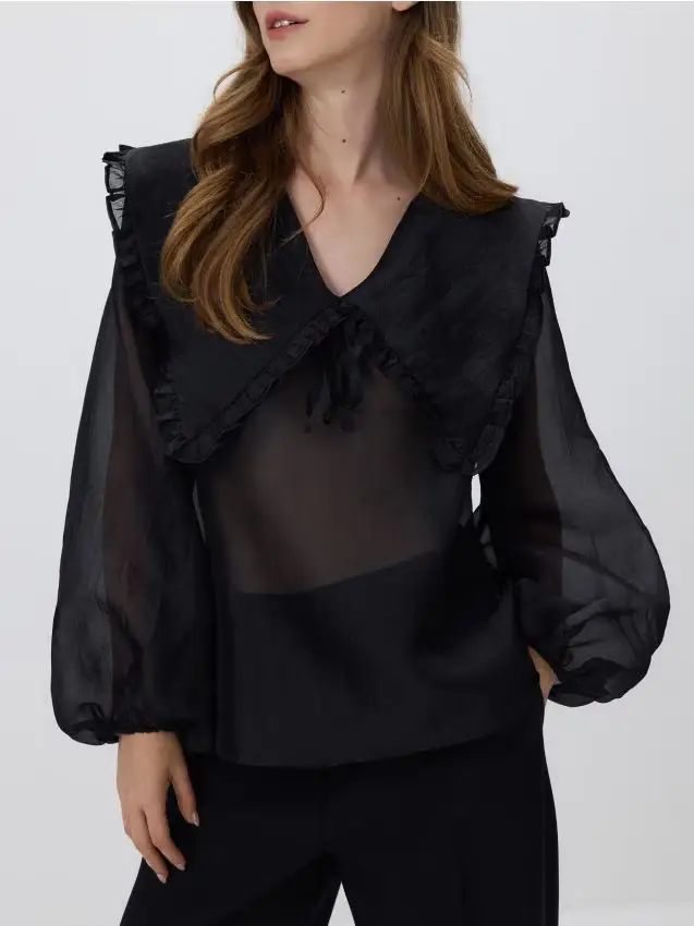 Blusa con colletto decorativo - nero