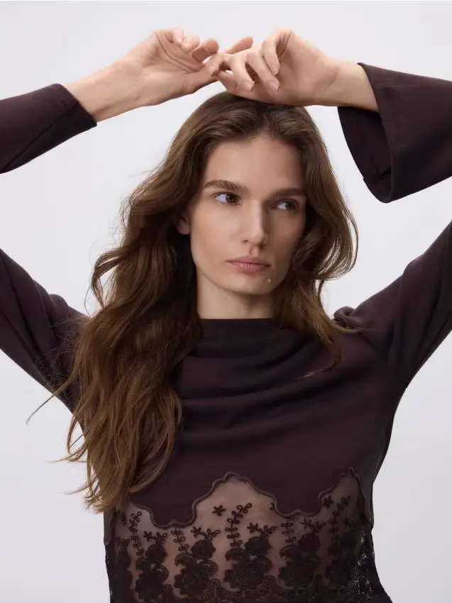 Blusa con pizzo - marrone scuro