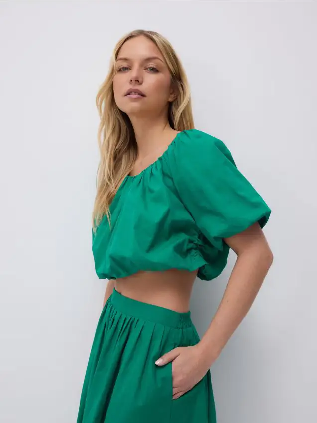 Blusa corta con arricciature - verde