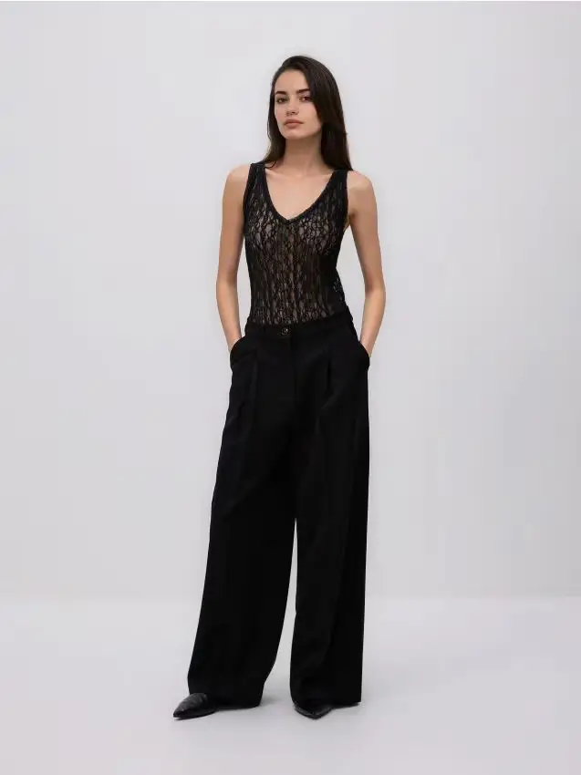 Body in pizzo con bretelle - nero