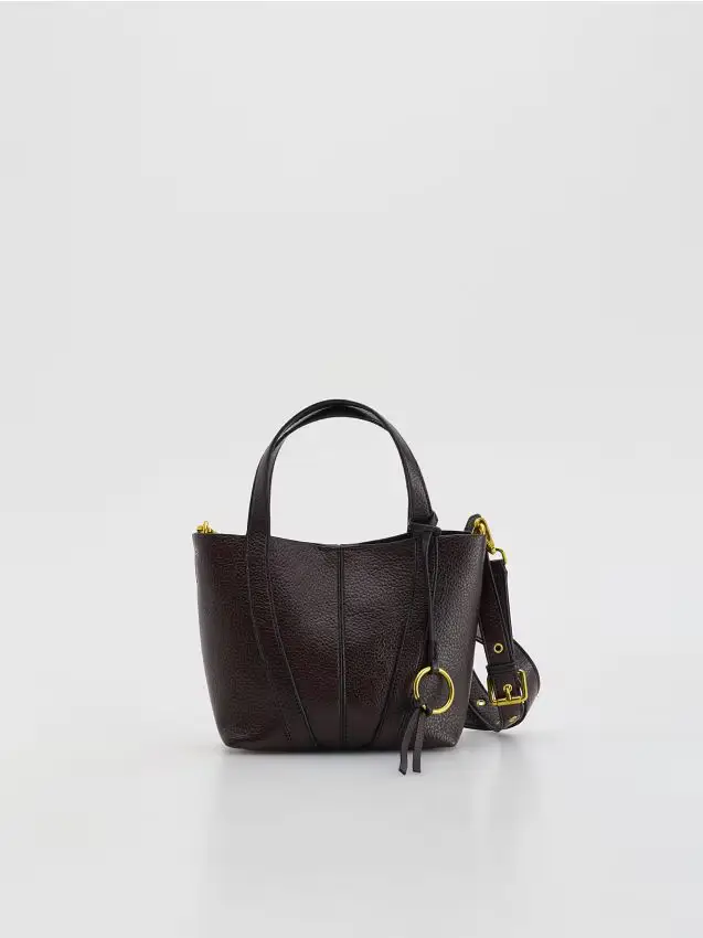 Borsa shopper con ciondolo - mogano