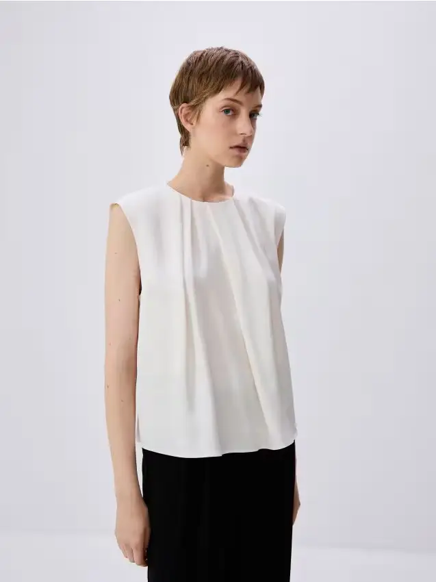 Camicetta con plissettatura decorativa - panna