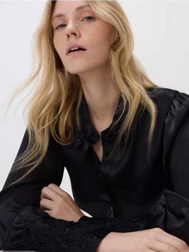 Camicia con colletto decorativo - nero