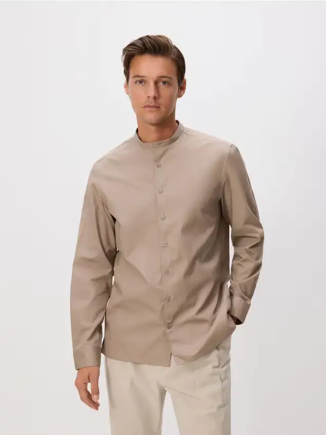 Camicia regular fit con collo rialzato - beige