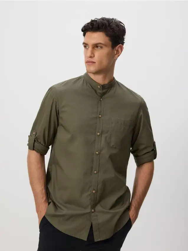 Camicia regular fit con collo rialzato - verde scuro