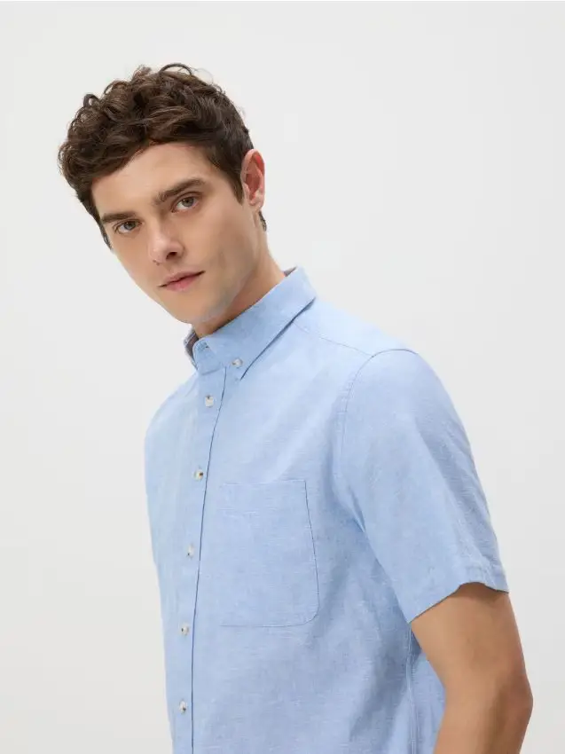 Camicia regular fit in misto lino - blu pallido