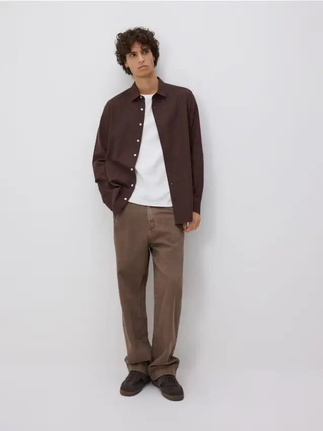 Camicia regular fit in misto lino - marrone scuro