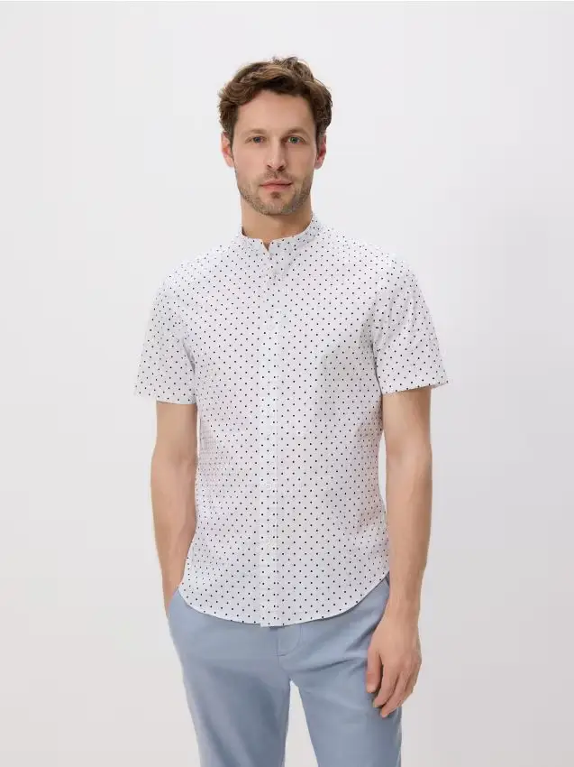 Camicia slim fit con colletto rigido - blu pallido