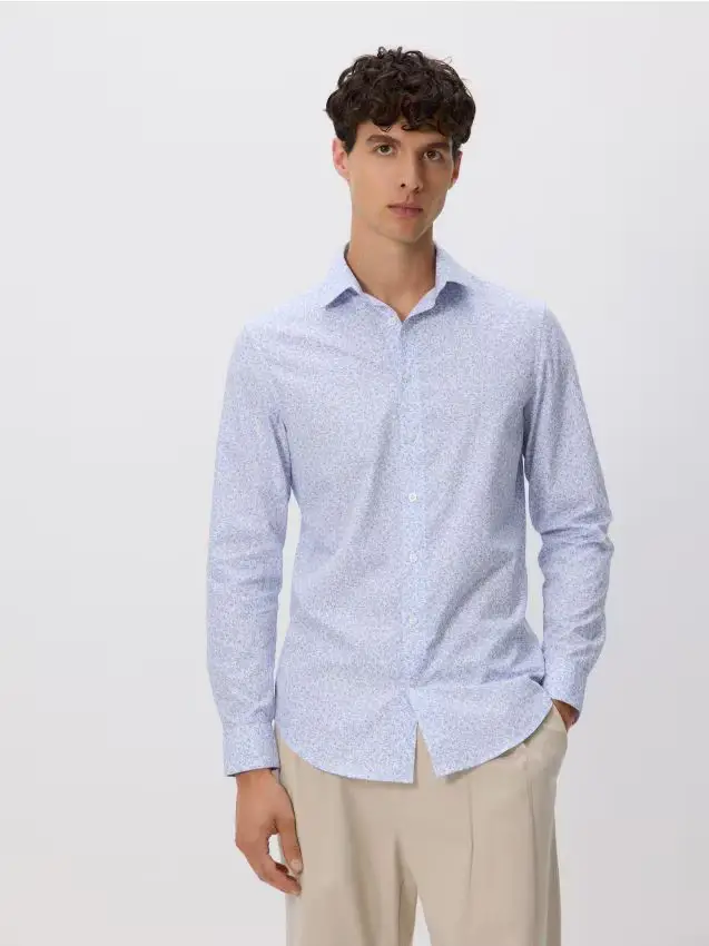 Camicia slim fit con motivo piccolo - blu pallido