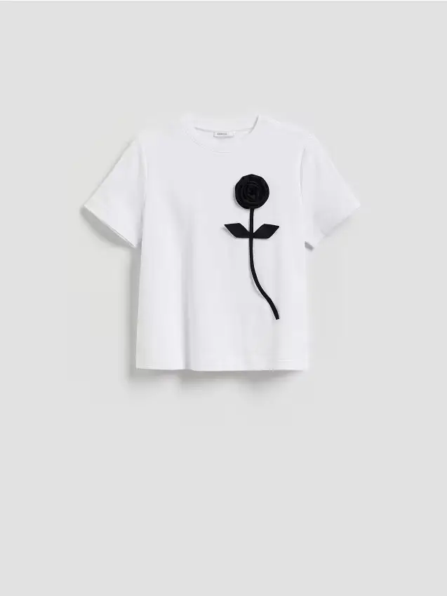 Camiseta con applicazione floreale - bianco