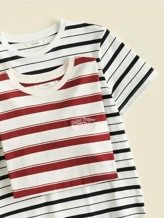 Camiseta con bordado - altro