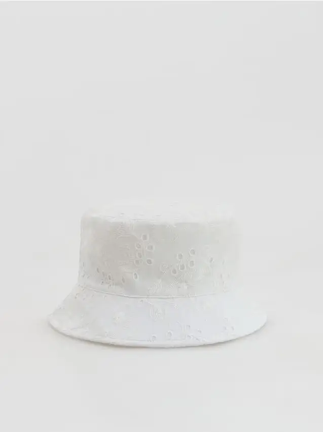 Cappello a secchiello con ricamo - panna