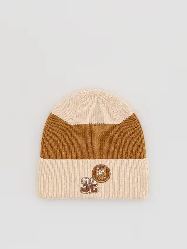 Cappello con patch - beige