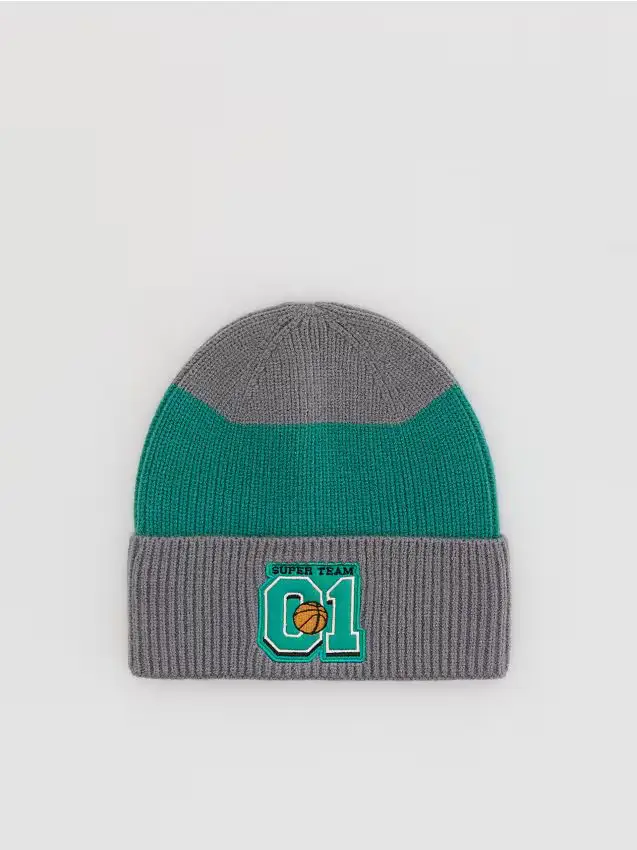 Cappello con patch - grigio scuro