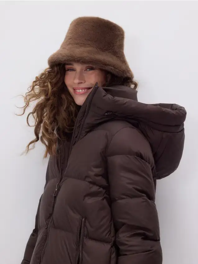 Cappello in eco-pelliccia - marrone