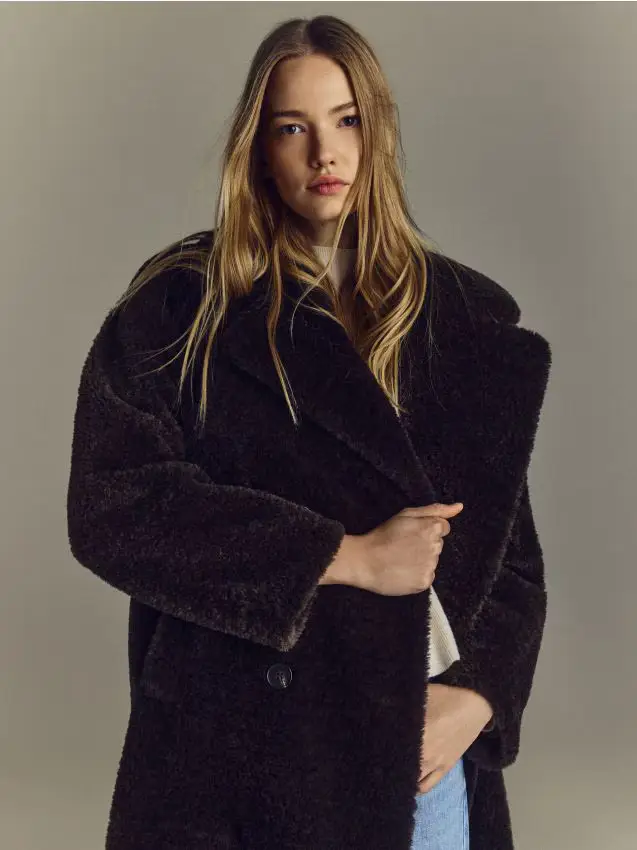 Cappotto in eco pelliccia - marrone scuro