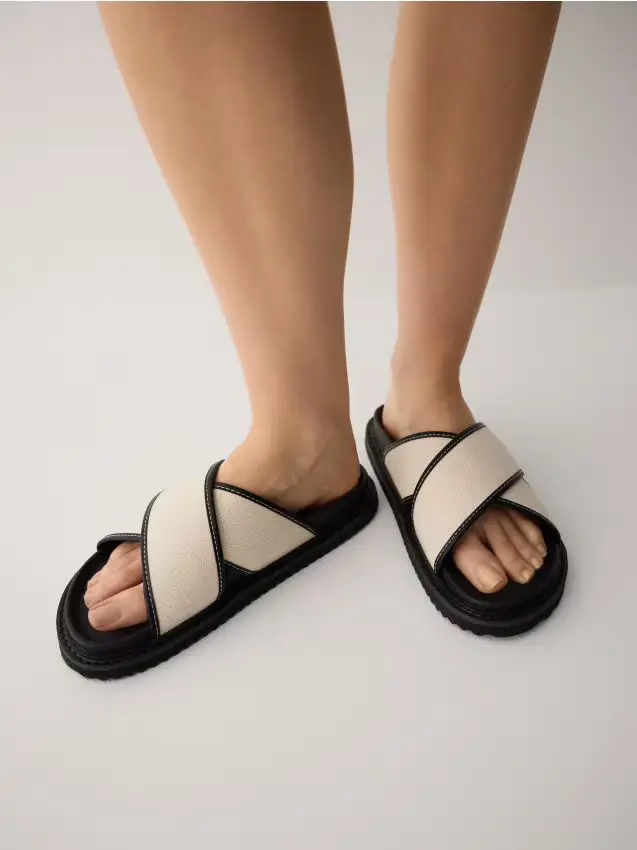 Ciabatte con fasce larghe - nero