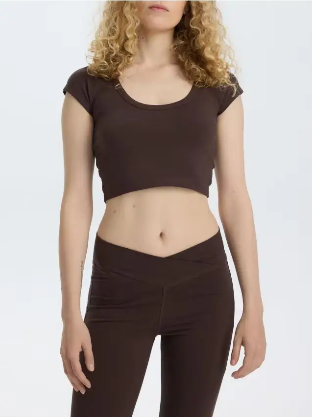 Crop top in misto cotone - marrone scuro
