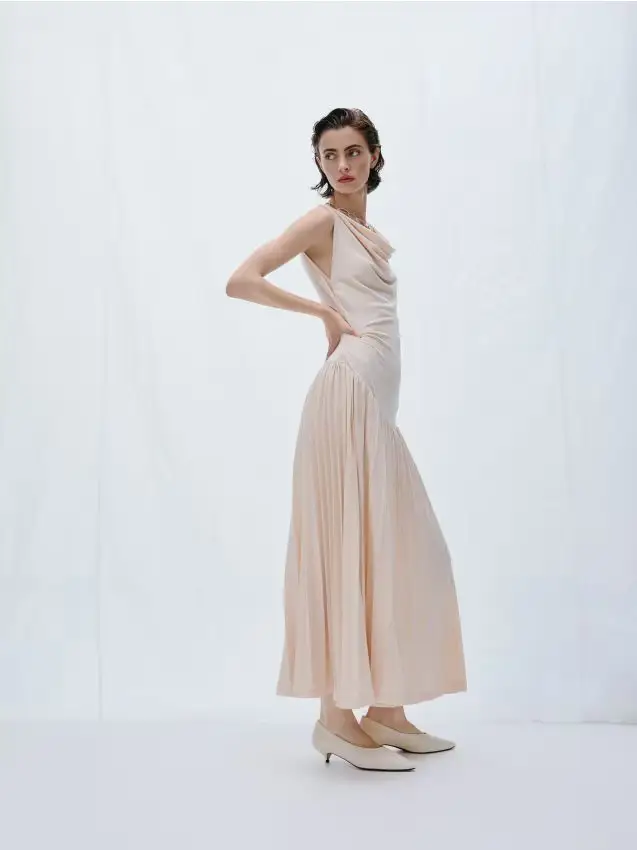 Décolleté con tacco kitten - bianco