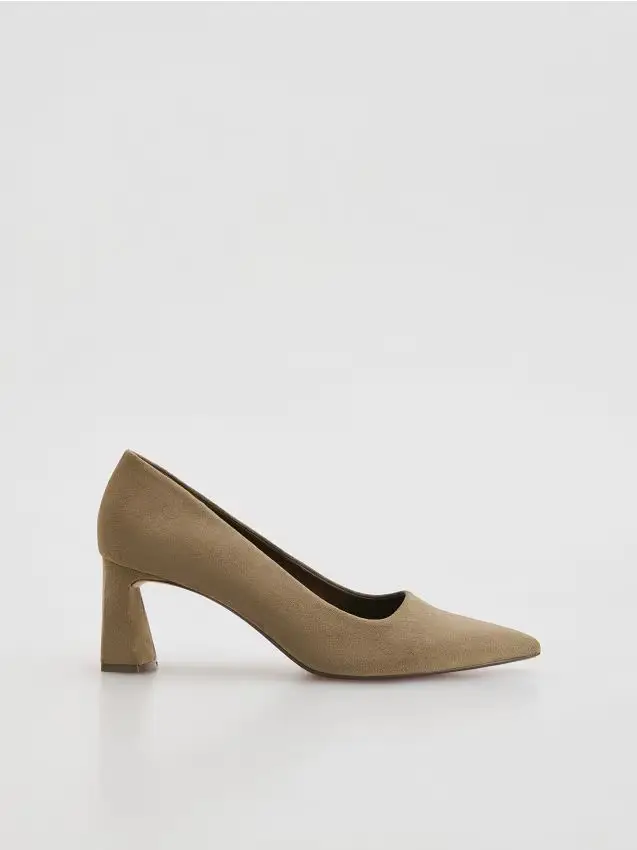 Décolleté con tacco largo - beige