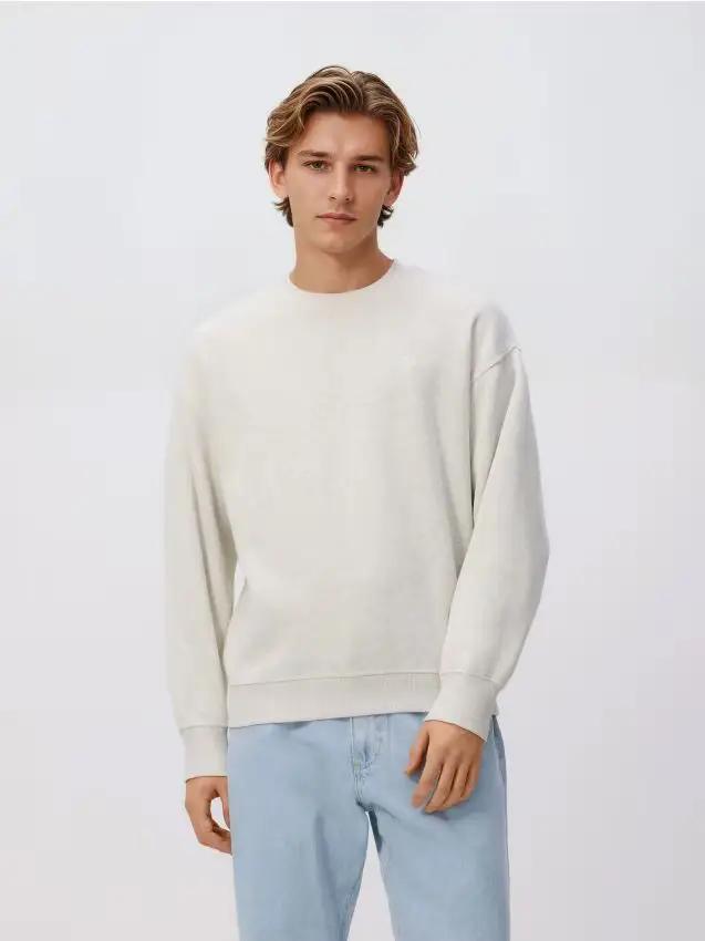 Felpa con ricamo delicato - panna