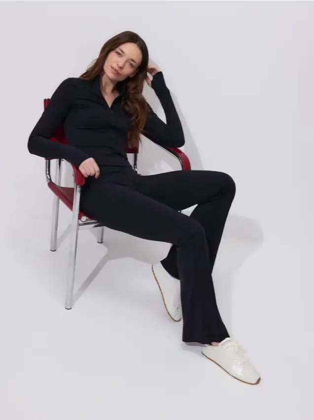 Felpa con zip - nero