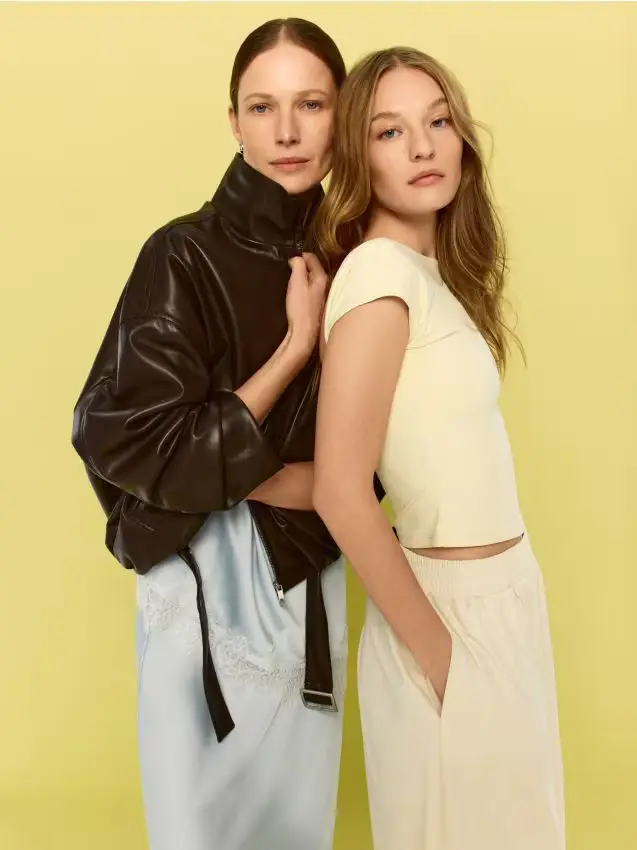 Giacca con collo alto in similpelle - marrone scuro