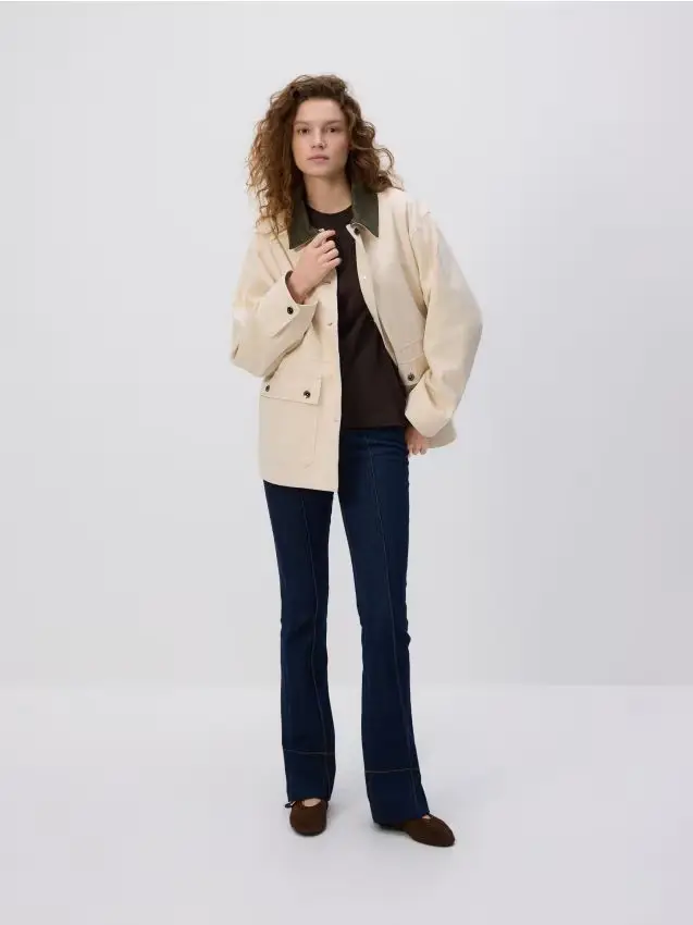 Giacca in denim con colletto contrastante - panna