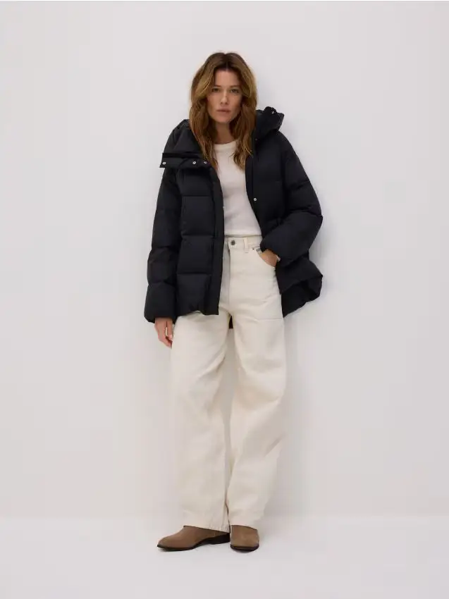 Giacca in piumino con cappuccio - nero