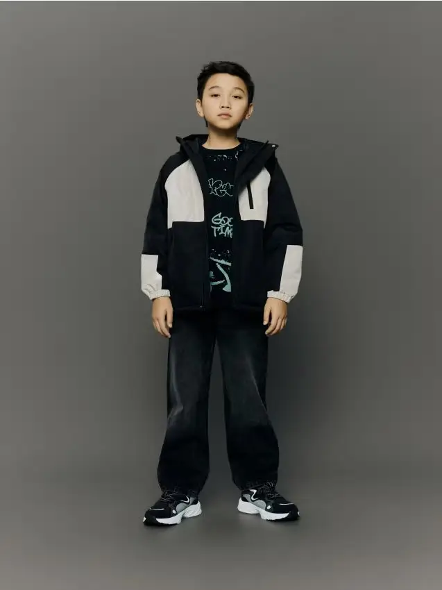 Giacca leggera con cappuccio - nero