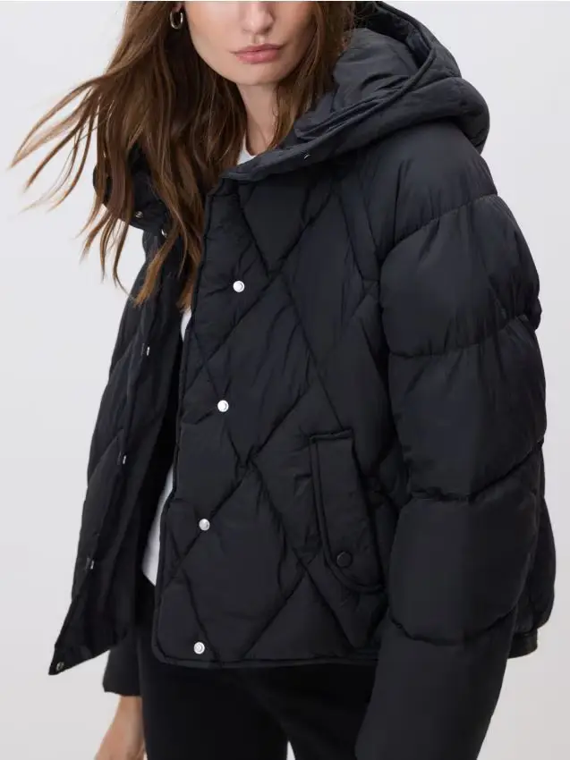 Giaccone trapuntato con cappuccio - nero