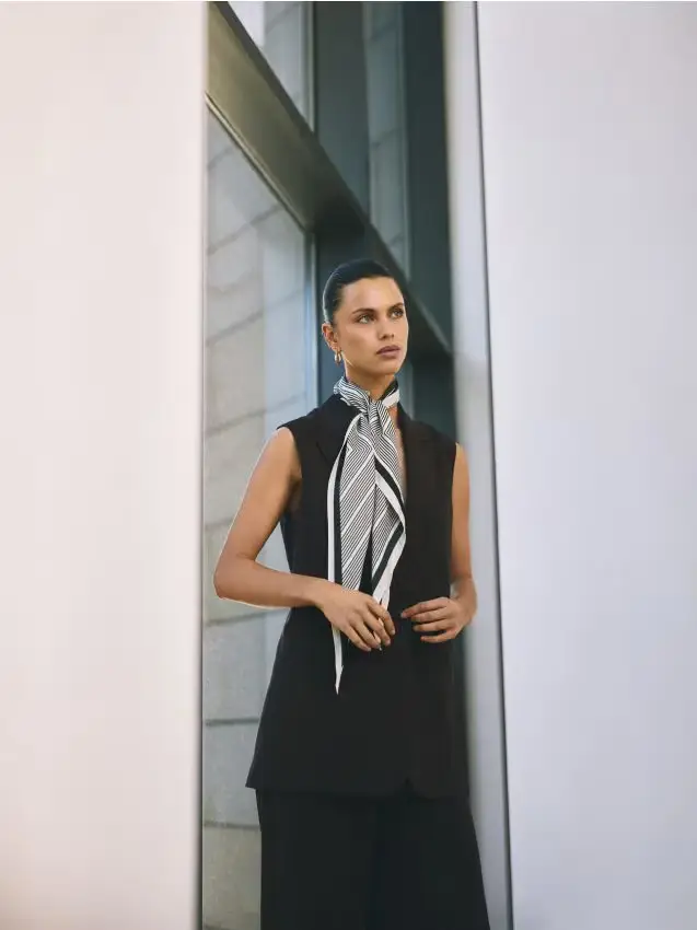 Gilet con aggiunta di viscosa - marrone scuro