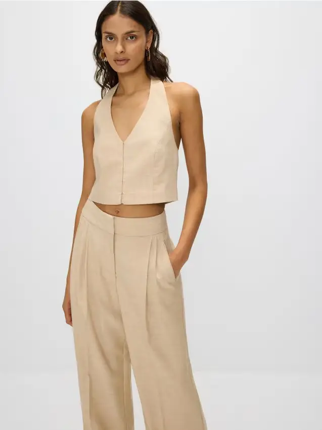 Gilet con scollo all americana - beige