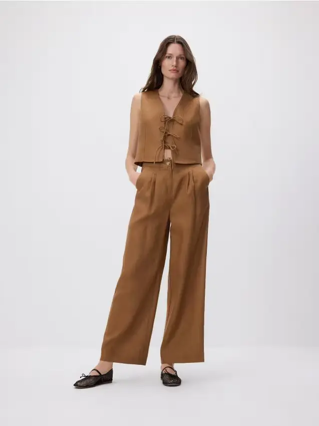 Gilet in lino - marrone dorato