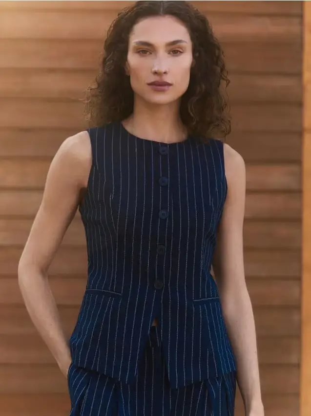 Gilet sagomato con lino - blu scuro