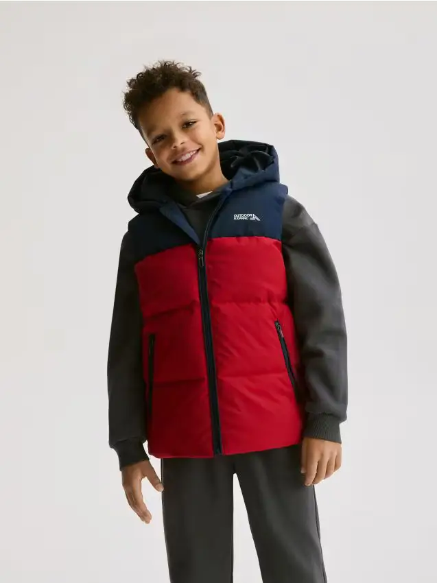 Gilet trapuntato con cappuccio - rosso