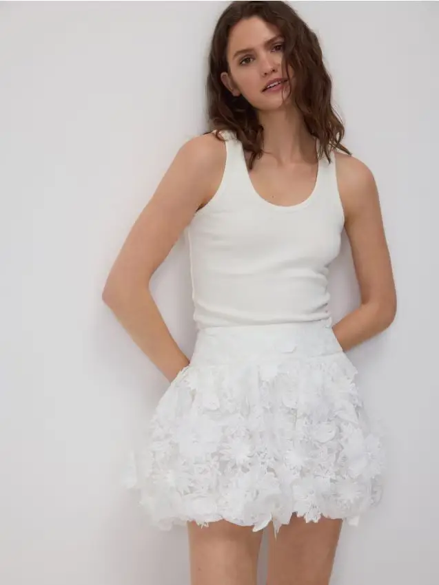 Gonna a palloncino con fiori 3D - bianco