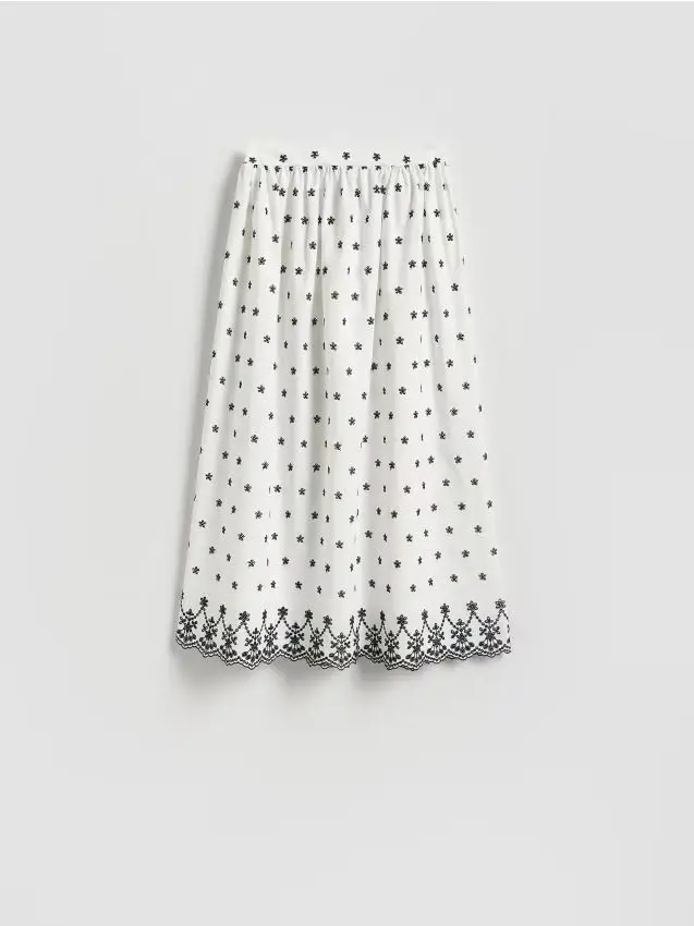 Gonna con ricamo traforato - bianco