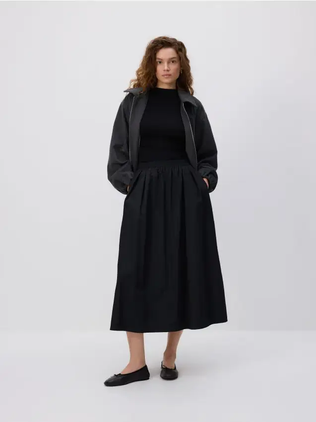 Gonna midi con pieghe - nero