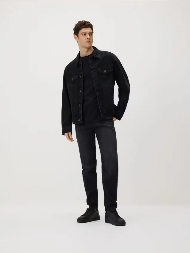 Jeans carrot con effetto slavato - nero