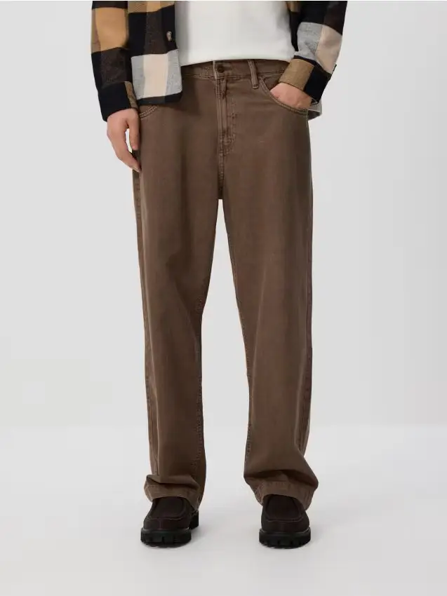 Jeans loose fit effetto slavato - marrone