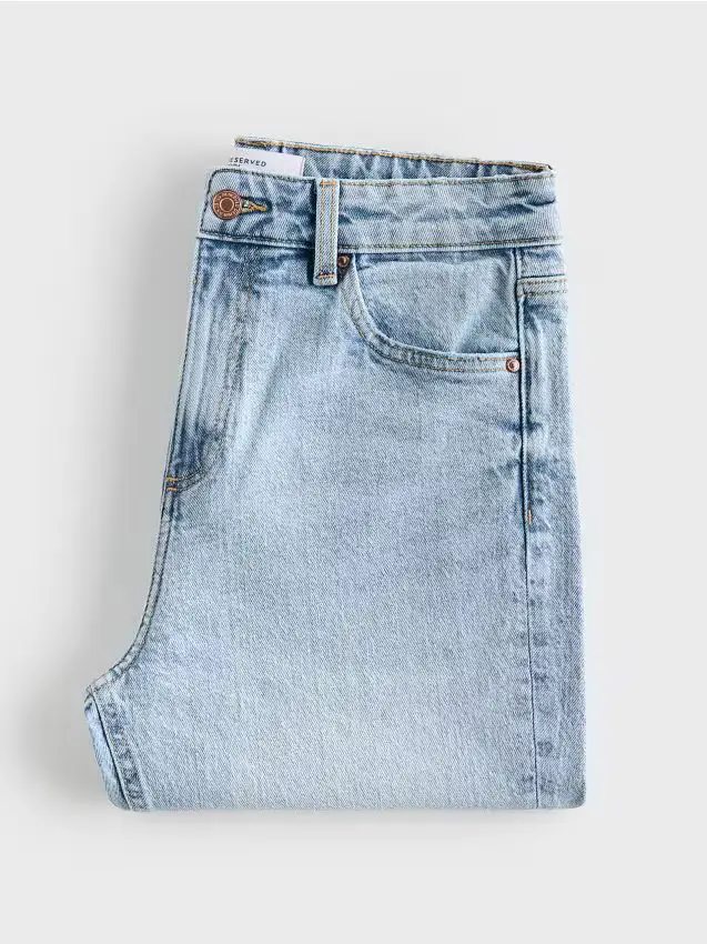 Jeans mom fit con gamba corta - blu