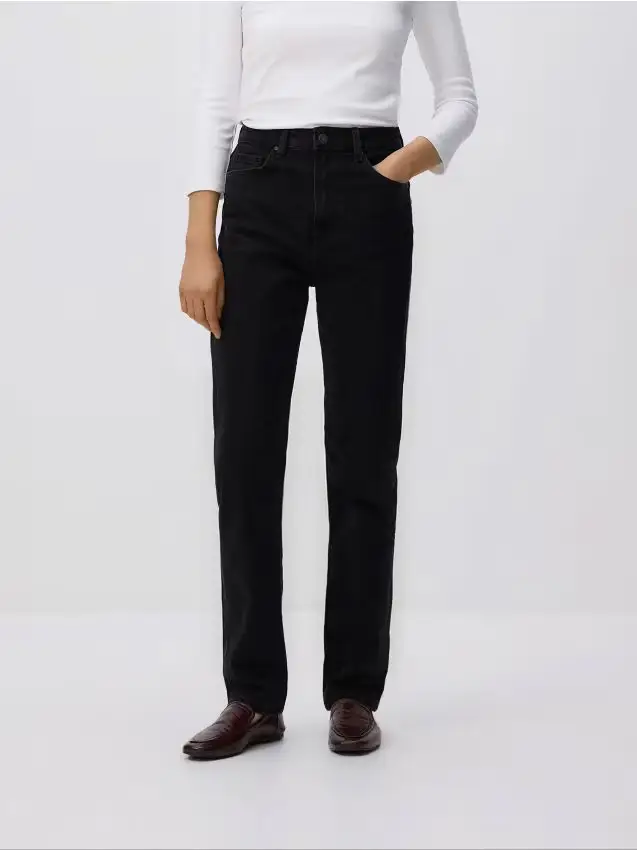 Jeans mom fit con gamba lunga - nero