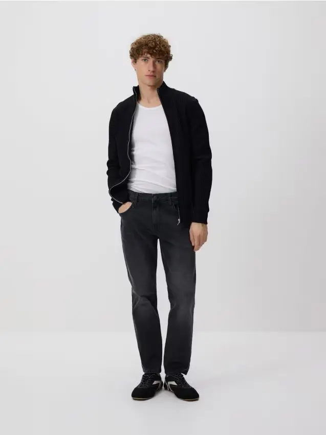 Jeans slim con effetto slavato - grigio